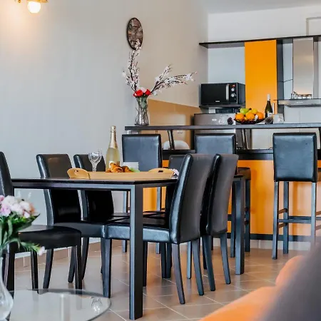 Jagoda Okrug Gornji * Traù