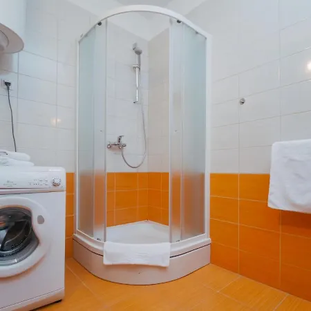 Jagoda Okrug Gornji * Traù